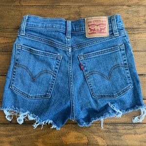 Levi’s Jean shorts, size 25